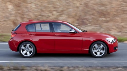 Dit is de nieuwe BMW 1 Serie! Na een kleine acht jaar is het de hoogste tijd voor een nieuwe, vond BMW. De n pakt in zijn nieuwe gedaante met de nieuwste looks, turbomotoren, ConnectedDrive en 20%