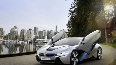 Het submerk BMW i van BMW wordt steeds meer werkelijkheid. De Duitsers presenteren de i3 Concept en i8 Concept, twee studiemodellen die een totaal nieuwe kijk moeten geven op individuele mobiliteit.