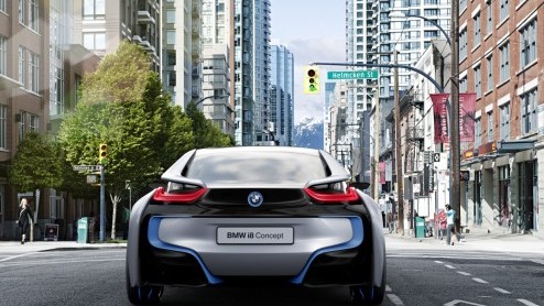 Het submerk BMW i van BMW wordt steeds meer werkelijkheid. De Duitsers presenteren de i3 Concept en i8 Concept, twee studiemodellen die een totaal nieuwe kijk moeten geven op individuele mobiliteit.