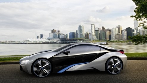 Het submerk BMW i van BMW wordt steeds meer werkelijkheid. De Duitsers presenteren de i3 Concept en i8 Concept, twee studiemodellen die een totaal nieuwe kijk moeten geven op individuele mobiliteit.