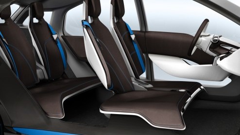 Het submerk BMW i van BMW wordt steeds meer werkelijkheid. De Duitsers presenteren de i3 Concept en i8 Concept, twee studiemodellen die een totaal nieuwe kijk moeten geven op individuele mobiliteit.