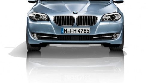 BMW presenteert de nieuwe BMW ActiveHybrid 5. Dit is de meest krachtige en efficinte hybrideauto in zijn segment en zakelijk gezien een zeer interessante toevoeging aan het gamma van de BMW 5 Serie,