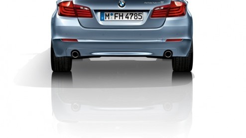 BMW presenteert de nieuwe BMW ActiveHybrid 5. Dit is de meest krachtige en efficinte hybrideauto in zijn segment en zakelijk gezien een zeer interessante toevoeging aan het gamma van de BMW 5 Serie,