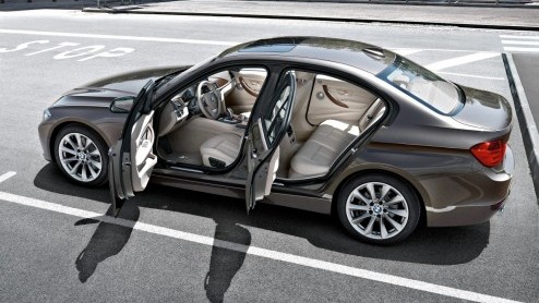 De nieuwe BMW 3 Serie is bijna onthuld. Als voorafje geeft BMW alvast de eerste details en specificaties vrij. Kern van het woord: sportiever, zuiniger en louter turbomotoren. In februari staat het ni