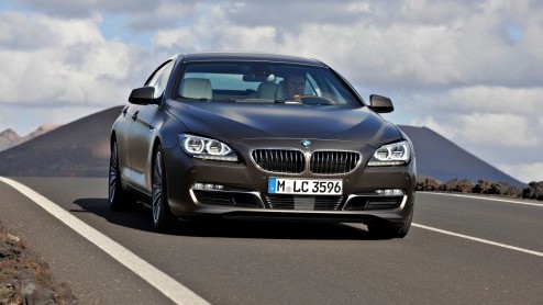 Audi had altijd de naam d grote meester te zijn in het vullen van alle gaatjes in het leveringsprogramma, BMW doet dat inmiddels tenminste zo vaak  en dan met tandheelkundige precisie. Het jongste v