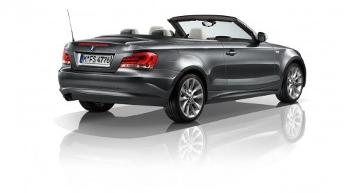 BMW is klaar voor de zomer met vier speciale cabriomodellen. De BMW 1 Serie Cabrio en de 3 Serie Cabrio zijn nu namelijk tijdelijk leverbaar als M Sport Edition en de Exclusive Edition.