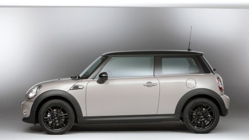 Mini voegt twee speciale uitvoeringen van Mini hatchback; de Baker Street en Bayswater. Ze zijn voorzien van speciale lakkleuren en striping en een interieur met exclusieve kleurencombinaties. Het duo