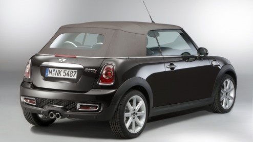 Bij Mini kijken ze niet op van een speciale uitvoering meer of minder, en dus is er nu de Mini Cabrio Highgate. Met een glossy in- en exterieur. De coole cabrio is verkrijgbaar met keuze uit verschill
