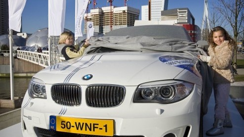 Vandaag heeft BMW tijdens het Mobility of the Future evenement bekend gemaakt naar een marktaandeel van 5-15% met elektrische of hybridemodellen in 2020 te streven. De Duitsers zetten dit doel kracht