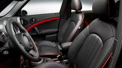 Bij Mini staat de John Cooper Works uitvoering bekend als de sportiefste uitvoering met extra veel kracht. Daarom introduceert het merk nu ook de Countryman in die extra pittige variant. Het doek gaat