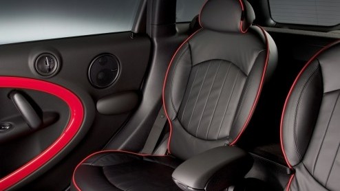Bij Mini staat de John Cooper Works uitvoering bekend als de sportiefste uitvoering met extra veel kracht. Daarom introduceert het merk nu ook de Countryman in die extra pittige variant. Het doek gaat