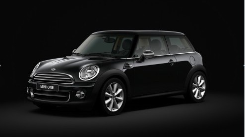 Na de Mini Red Hot heeft Mini nu de Jet Black-uitvoering. Dit is in feite een hippe naam voor een Mini One met de nodige extra's, waarvoor je net geen twintig mille betaalt. Mini rijden hoeft niet de 
