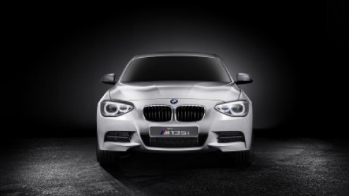Op de autosalon van Geneve presenteert BMW een concept studie van de BMW M Performance. Met een zescilinder aangedreven benzinemotor moet deze compacte snelhuidsduivel de 1 serie een nog dynamischer e