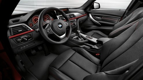 BMW zet de nieuwe 3 Serie Touring vanaf 22 september in de showroom. De stationwagon is geprijsd vanaf 44.130 euro voor de 320d Touring en 45.755 euro voor de 328i. Vanaf november volgen meer benzine-