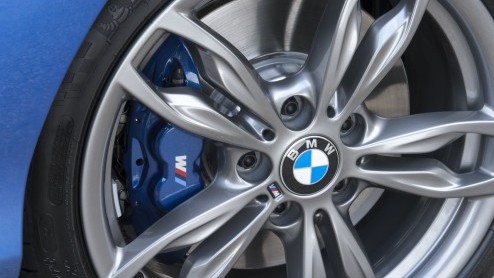 Vandaag testen we een kwartet nieuwe BMW-modellen. In Munchen staat de nieuwe 1 Serie driedeurs, de M135i, 3 Serie Touring en 3 Serie ActivHybrid klaar. Alle reden om de prijzen even op een rij te zet