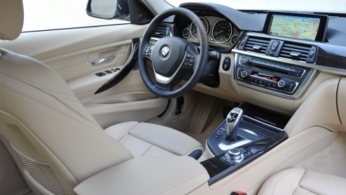 Meestal doet ze er in Mnchen wat langer over, maar ditmaal hebben ze de Touring al een half jaar na het verschijnen van de nieuwe BMW 3-serie Sedan klaar. Hij is een beetje gegroeid, maar vooral de b