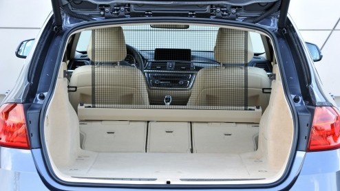Meestal doet ze er in Mnchen wat langer over, maar ditmaal hebben ze de Touring al een half jaar na het verschijnen van de nieuwe BMW 3-serie Sedan klaar. Hij is een beetje gegroeid, maar vooral de b