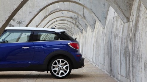 Het zevende model van Mini is een feit met de komst van de Paceman. Vandaag is hij alvast officieel gegaan en zodoende hebben we meer details en beelden. Komend voorjaar staat de sportieve Sports Act