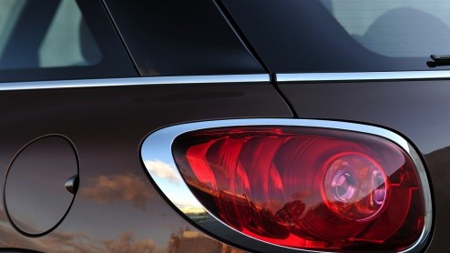 De MINI Paceman is onderweg naar de dealer. Vanaf 16 maart staat hij in de showroom voor prijzen die net onder de 30 mille beginnen. De diesel is ietsje duurder en voor de Cooper S wordt 35.695 euro g