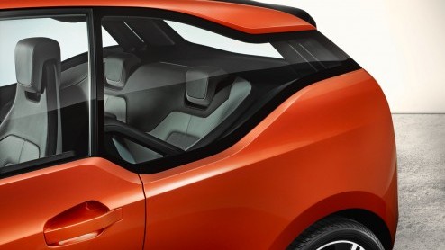De Los Angeles Motor Show opent vandaag de deuren. BMW presenteert daar de elektrisch aangedreven i3 Concept Coup als wereldprimeur, die volgens de Duitsers het toonbeeld van duurzame luxe is.
