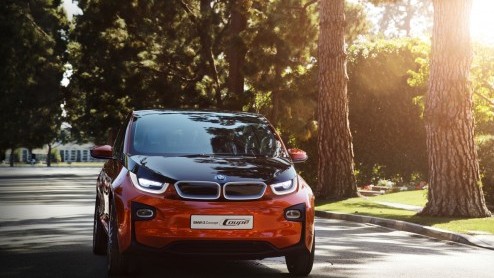 De Los Angeles Motor Show opent vandaag de deuren. BMW presenteert daar de elektrisch aangedreven i3 Concept Coup als wereldprimeur, die volgens de Duitsers het toonbeeld van duurzame luxe is.