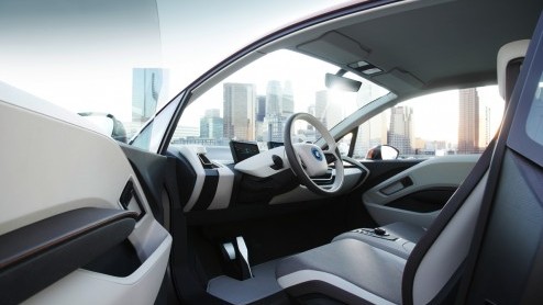 De Los Angeles Motor Show opent vandaag de deuren. BMW presenteert daar de elektrisch aangedreven i3 Concept Coup als wereldprimeur, die volgens de Duitsers het toonbeeld van duurzame luxe is.