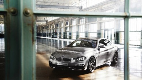 Ja, daar is hij dan, de BMW 4 Serie Coup. Hoewel de opvolger van de tweedeurs 3 Serie nog als Concept wordt gepresenteerd geeft hij al een realistische blik op het eindresultaat. De Duitsers zetten d