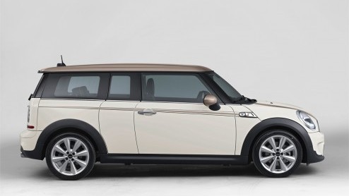 De Mini Clubman haalt het nieuws. Mini presenteert een speciale uitvoering van het model, met exclusieve kleuren en verfraaide details. Meet the Mini Clubman Bond Street. Daarnaast blijft de Mini Hyde