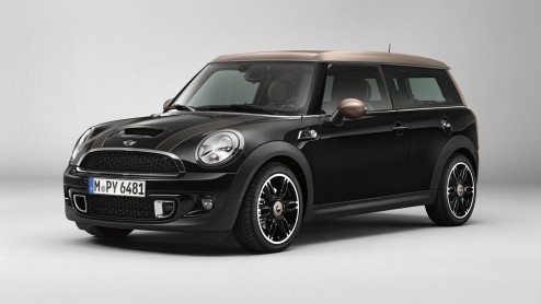 De Mini Clubman haalt het nieuws. Mini presenteert een speciale uitvoering van het model, met exclusieve kleuren en verfraaide details. Meet the Mini Clubman Bond Street. Daarnaast blijft de Mini Hyde