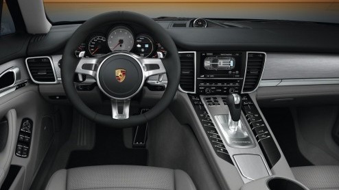 Hybridetechniek is inmiddels bij Porsche ingeburgerd. Na de Cayenne is ook vlaggenschip Panamera aan de beurt. De Panamera S Hybrid zet in op extra prestaties en een lager verbruik. Hoe komt die belof