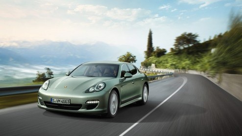 Hybridetechniek is inmiddels bij Porsche ingeburgerd. Na de Cayenne is ook vlaggenschip Panamera aan de beurt. De Panamera S Hybrid zet in op extra prestaties en een lager verbruik. Hoe komt die belof