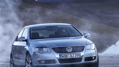 Volkswagen gaat door met het downsizen van de motoriseringen in het modellengamma, en komt met de Passat 1.4 TSI en 1.8 TSI. Het levert hen door hun lage brandstofverbruik een A respectievelijk B-labe