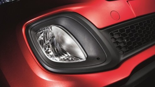 In navolging van de 5-deursversie is sinds deze maand ook de 3-deursuitvoering van de nieuwe Kia Picanto in Nederland leverbaar. Deze is net zo zuinig maar heeft een eigen sportievere styling.