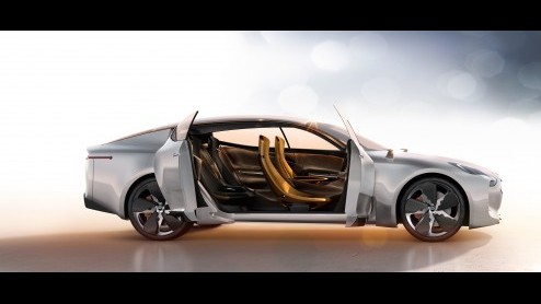Kia brengt GT concept car uit op de Frankfurt Motor Show Naast de nieuwe driedeurs versie van de Rio en de vernieuwde Kia Soul, presenteert Kia ook het studiemodel van de Kia GT op de IAA. De Kia GT v