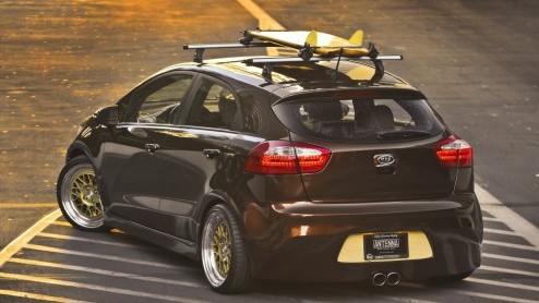 Gepimpte Kias, ze bestaan! Tijdens de recente SEMA Show in Las Vegas presenteerde het merk zes unieke one-off modellen op basis van de Rio, Soul, Forte en Optima, ontworpen door gerenommeerde desig