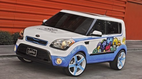 Gepimpte Kias, ze bestaan! Tijdens de recente SEMA Show in Las Vegas presenteerde het merk zes unieke one-off modellen op basis van de Rio, Soul, Forte en Optima, ontworpen door gerenommeerde desig
