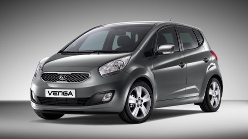 Kia heeft de prijs van de Venga 1.6 CVVT verlaagd. Tevens is de Brooklyn-uitvoering vervangen door de Venga met Navigator Plus Pack. Voor deze speciale uitvoering is nu ook de eenpuntzes benzine lever