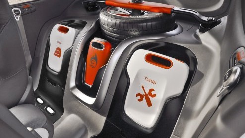 Opvallen met een Soul doe je zo. Kia heeft het doek getrokken van de Trackster, een driedeurs Soul coup conceptauto met 250 pk en vierwielaandrijving. De Soul krijgt namelijk een opvolger en dus is 