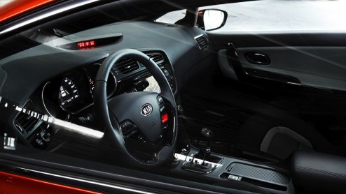 Goed nieuws voor wie de Kia ceed nog iets te gewoontjes vindt. Eind april staat de driedeurs pro_ceed bij de dealer. Prijzen beginnen bij 18.495 euro, zakelijk rijders profiteren van 20% bijtelling.