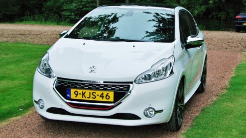 Autotest Peugeot 208 GTI met 1.6 THP 200 pk turbomotor. Wel of geen hot hatch?