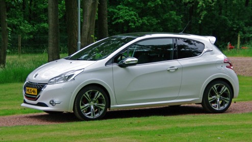 Autotest Peugeot 208 GTI met 1.6 THP 200 pk turbomotor. Wel of geen hot hatch?