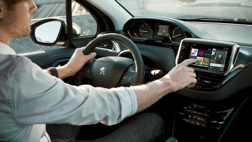 De Peugeot 208 1.0 VTi komt in aanmerking voor 14% bijtelling en is wegenbelastingvrij tot eind dit jaar.
