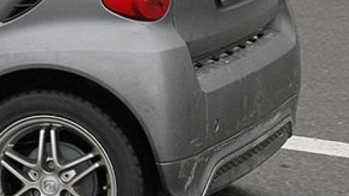 Met de presentatie van de derde generatie smart fortwo electric drive is meteen de facelift van de tweezitter an sich een feit. Ook de benzine en dieselvarianten krijgen een opgefrist gezichtje. Smart