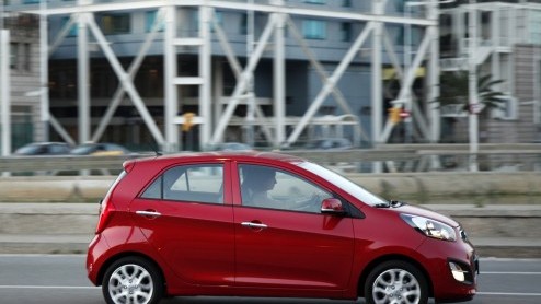 De bestverkochte stadsauto van de afgelopen twee jaar is of een Toyota Aygo, Citroen C1 of Peugeot 107. Als het aan Kia ligt, gaat de nieuwe Picanto dit stokje heel snel overnemen. De Koreanen zetten