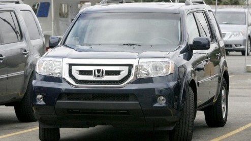 De Honda Pilot is bij ons geen bekende speler op de weg. De Japanners doen met deze forse SUV goede zaken in Amerika. Het nieuwe model, hier op fotos te zien, wordt volgende week gentroduceerd.