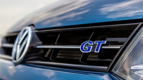 Volkswagen slaat met de Polo BlueGT een sportief bruggetje tussen de 1.2 TSI en de GTI. Geheel tegen onze verwachting in is die nieuwe BlueGT met z'n 140 pk sterke 1.4 TSI ook nog de zuinigste Polo op