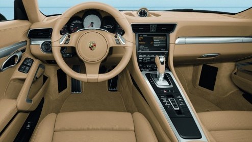 In de 49 jaar van zijn bestaan heeft de Porsche 911 een enorme evolutie meegemaakt, maar zijn ware aard is nooit veranderd. Wel is hij  en dat gebeurt wel meer bij het klimmen der jaren  steeds vrie