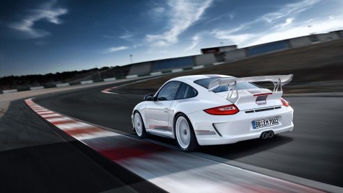 En daar hebben we de volgende speciale Porsche 911. Het is de 911 GT3 RS 4.0, voorzien van racy vierlitermotor met liefst 500 pk en 460 Nm. Zonder turbos! Porsche bouwt er 600 stuks van voor een Nede