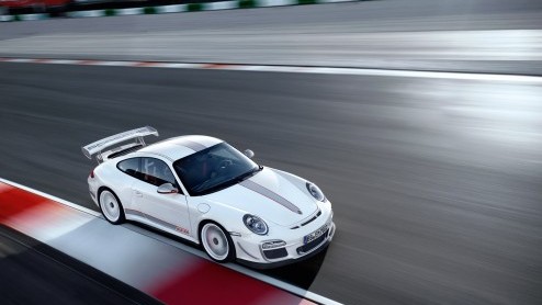 En daar hebben we de volgende speciale Porsche 911. Het is de 911 GT3 RS 4.0, voorzien van racy vierlitermotor met liefst 500 pk en 460 Nm. Zonder turbos! Porsche bouwt er 600 stuks van voor een Nede