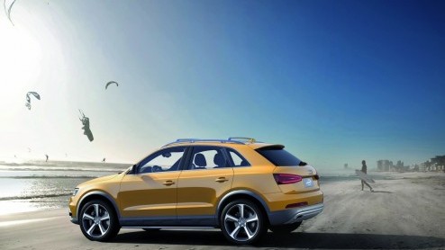 Audi heeft in Peking twee bijzondere studiemodellen van de Q3 klaarstaan. De RS Q3 heeft zich al mogen laten zien, maar de Q3 jinlong yufeng hadden we nog niet gezien. En nee, die naam hebben wij niet